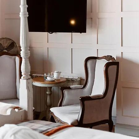 Old Court House 5*