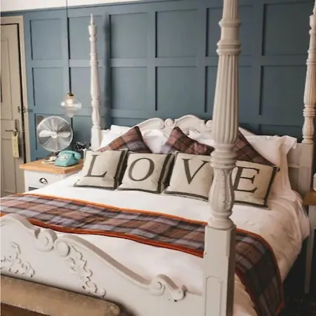 Old Court House Ст. Обин