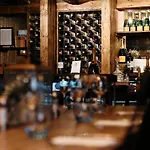 Old Court House Hotel 5*