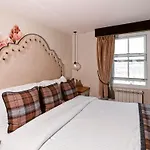 Old Court House Hotel 5*