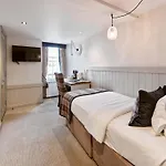 Old Court House Hotel