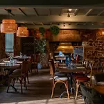 Old Court House Hotel 5*